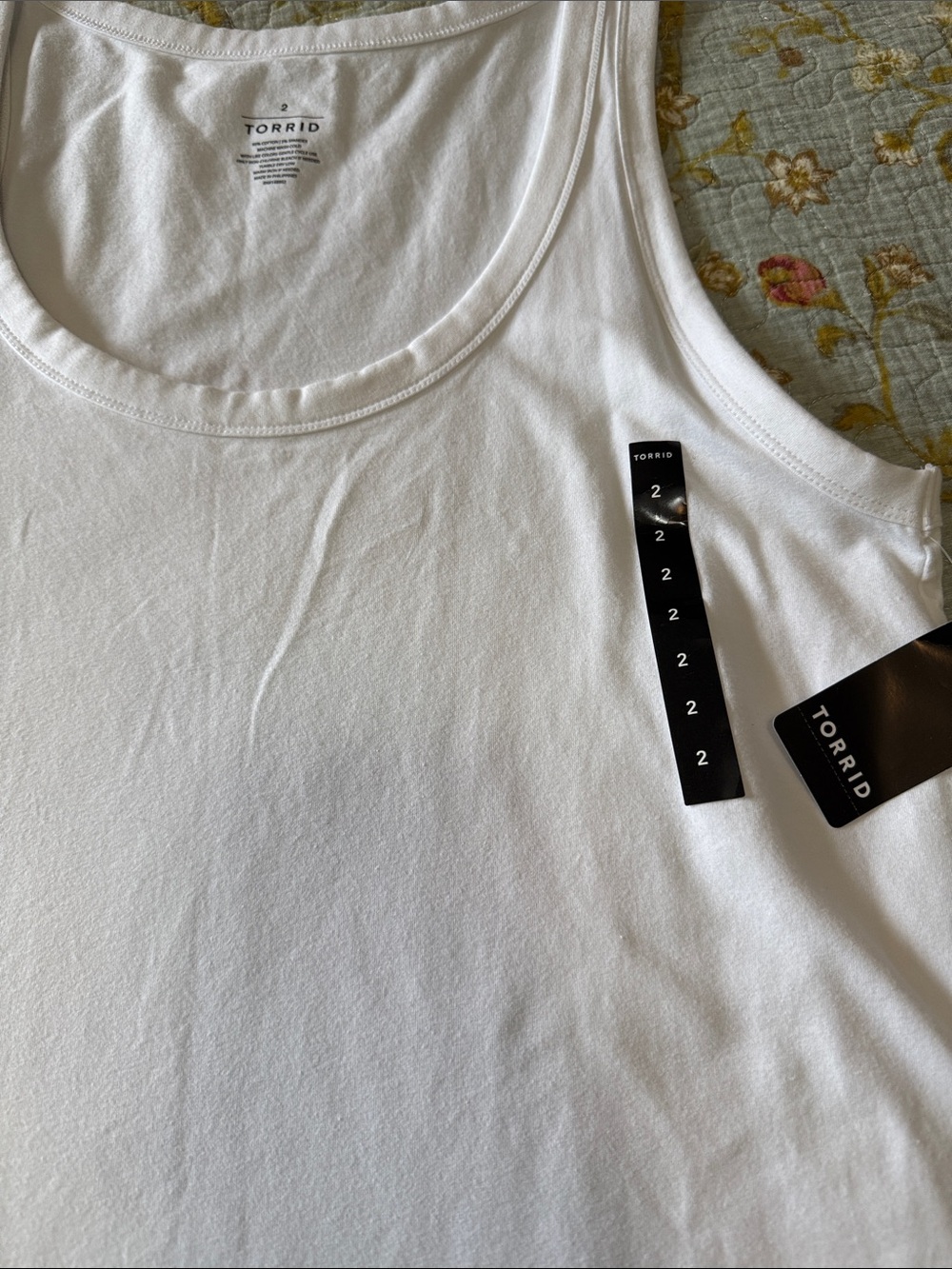 torrid White Scoop Neck Tank Top